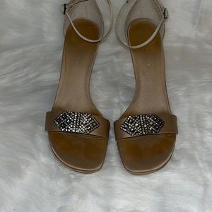 Hold satin Calvin Klein platform heels